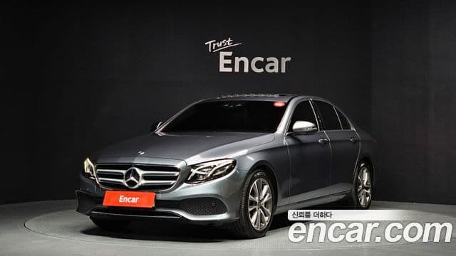 Mercedes-Benz E-Class 2019 — ფოტო 1/20