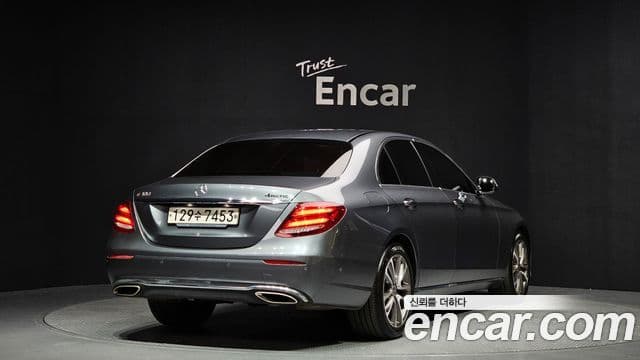 Mercedes-Benz E-Class 2019 — ფოტო 2/20
