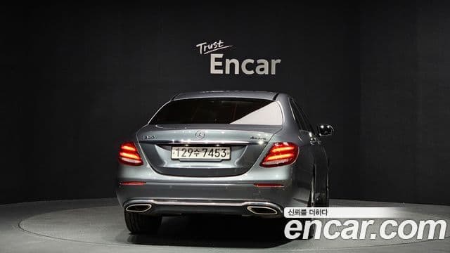 Mercedes-Benz E-Class 2019 — ფოტო 4/20