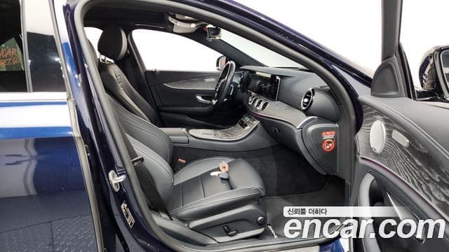 Mercedes-Benz E-Class 2020 — Фото 11/20