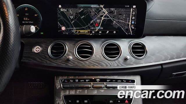 Mercedes-Benz E-Class 2020 — Фото 13/20
