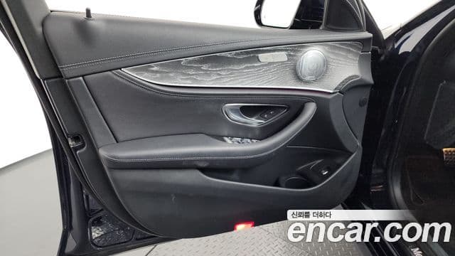 Mercedes-Benz E-Class 2020 — Şəkil 31/39