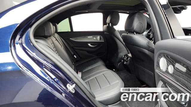 Mercedes-Benz E-Class 2020 — Şəkil 22/39