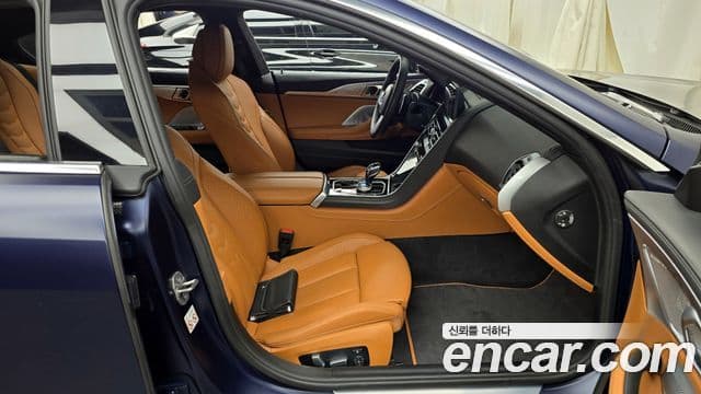 BMW 8 Series 2022 — ფოტო 11/20