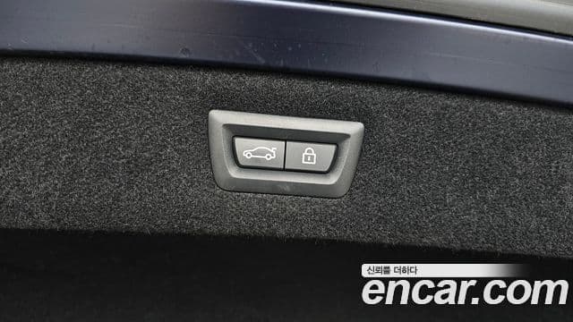 BMW 8 Series 2022 — Photo 32/32