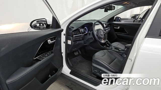 Kia Niro 2021 — Şəkil 10/20
