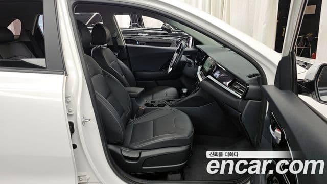 Kia Niro 2021 — Şəkil 11/20