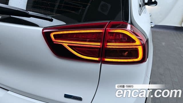 Kia Niro 2021 — Şəkil 23/33