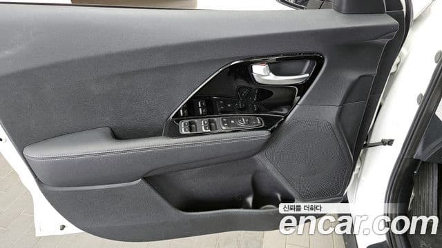 Kia Niro 2021 — Şəkil 7/33