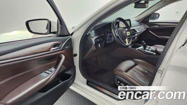 BMW 5 Series 2020 — Şəkil 10/20