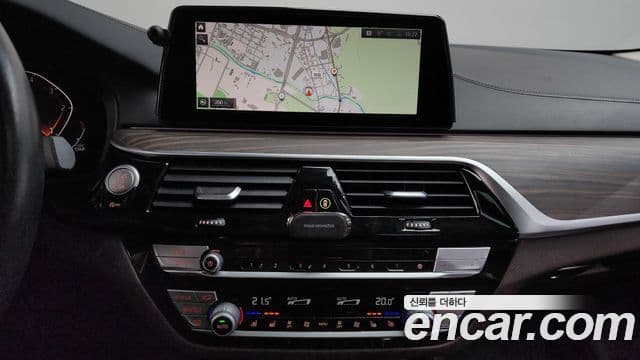 BMW 5 Series 2020 — Şəkil 13/20