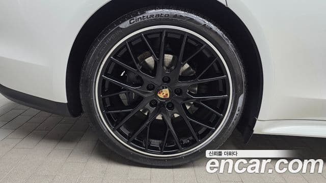 Porsche Panamera 2021 — ფოტო 5/20
