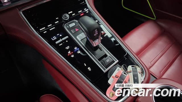 Porsche Panamera 2021 — ფოტო 9/20