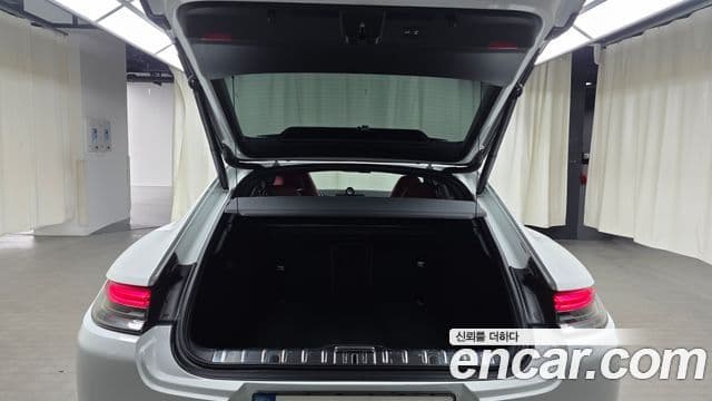 Porsche Panamera 2021 — ფოტო 20/20
