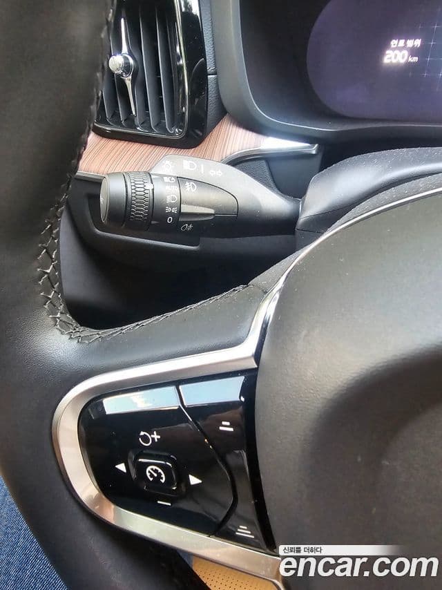 Volvo XC60 2024 — фото 14 из 20