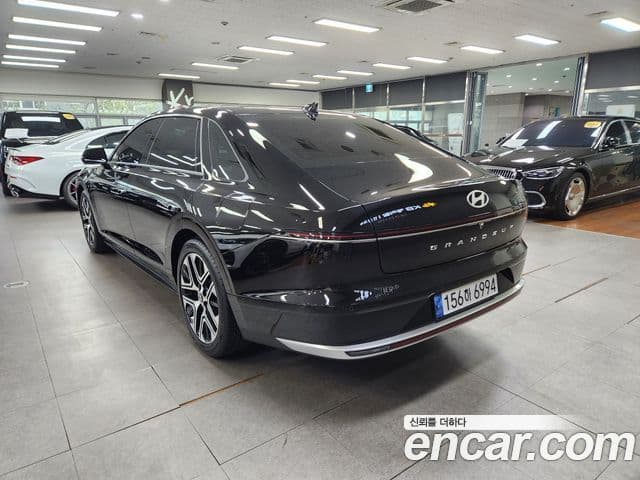 Hyundai Grandeur 2022 — ფოტო 1/20