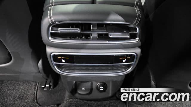 Genesis GV80 2021 — ფოტო 18/20