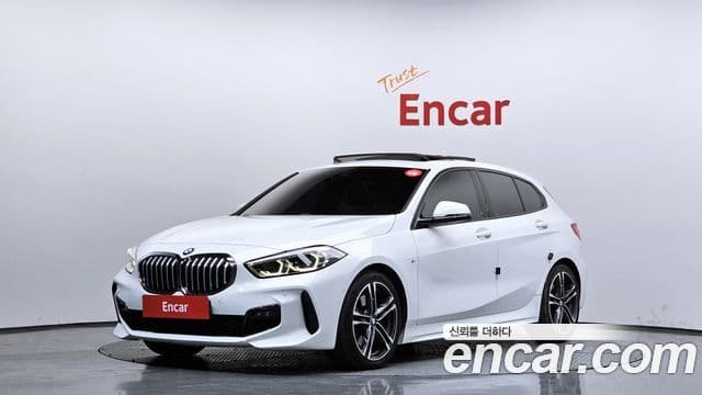 BMW 1 Series 2022 — ფოტო 19/36