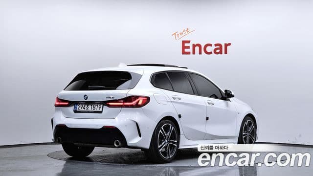 BMW 1 Series 2022 — ფოტო 35/36