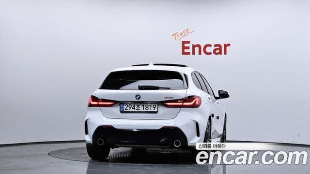 BMW 1 Series 2022 — ფოტო 23/36