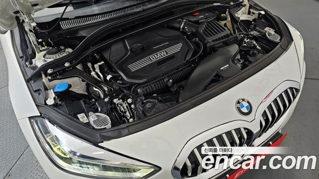 BMW 1 Series 2022 — ფოტო 32/36