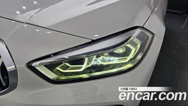 BMW 1 Series 2022 — ფოტო 17/36