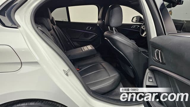 BMW 1 Series 2022 — ფოტო 13/36