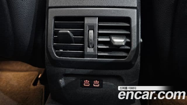 BMW 1 Series 2022 — ფოტო 31/36
