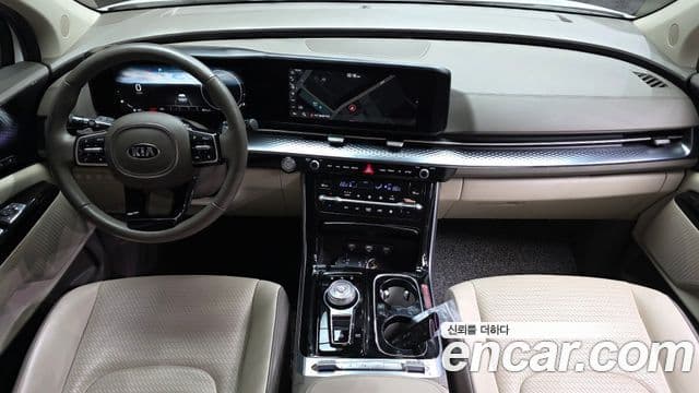 Kia Carnival 2021 — Photo 9/20