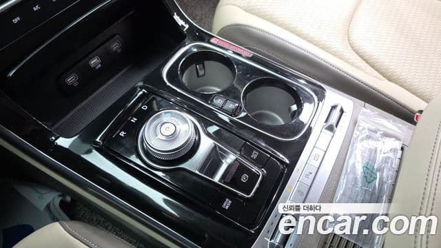 Kia Carnival 2021 — Photo 18/20