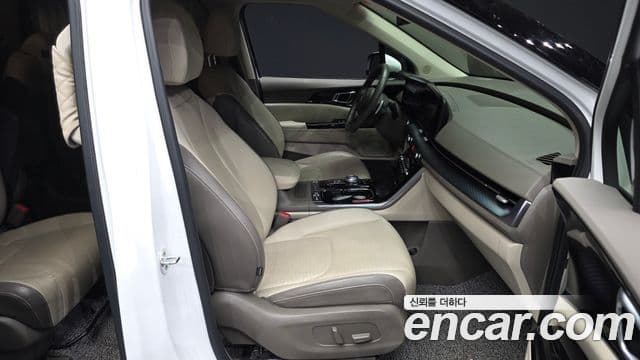 Kia Carnival 2021 — Photo 16/20