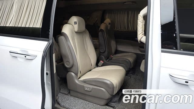 Kia Carnival 2021 — Photo 14/20