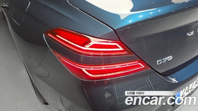 Genesis G70 2021 — ფოტო 32/33