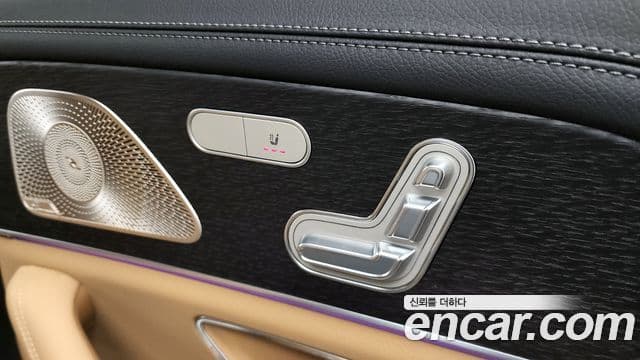 Mercedes-Benz GLE-Class 2025 — Фото 19/20
