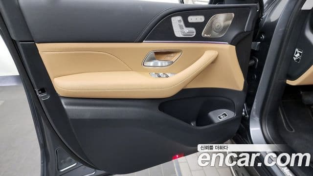 Mercedes-Benz GLE-Class 2025 — ფოტო 23/34