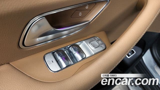 Mercedes-Benz GLE-Class 2025 — ფოტო 8/34