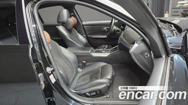 BMW 3 Series 2019 — Фото 12/20