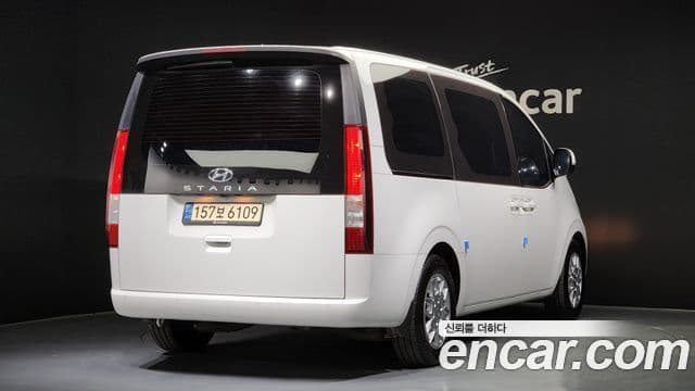 Hyundai Staria 2022 — ფოტო 2/20