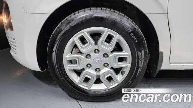 Hyundai Staria 2022 — ფოტო 5/20