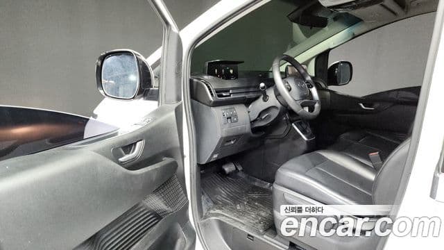 Hyundai Staria 2022 — ფოტო 10/20