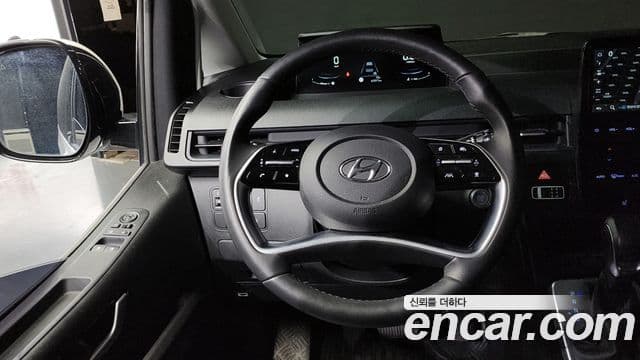 Hyundai Staria 2022 — ფოტო 13/20