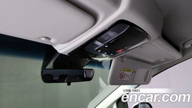 Hyundai Staria 2022 — ფოტო 17/20