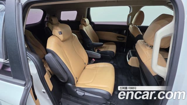 Kia Carnival 2021 — Şəkil 19/20