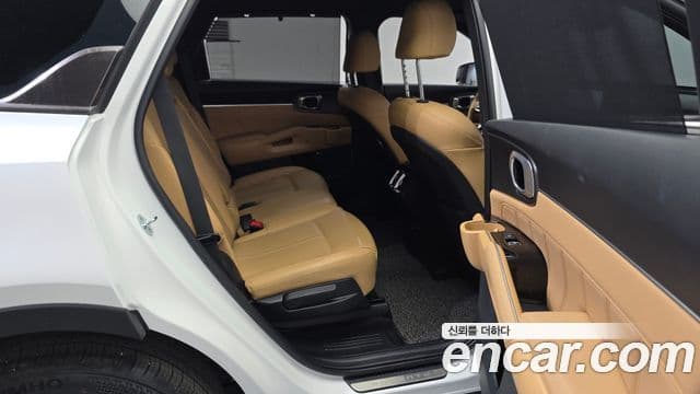 Kia Sorento 2022 — ფოტო 11/20