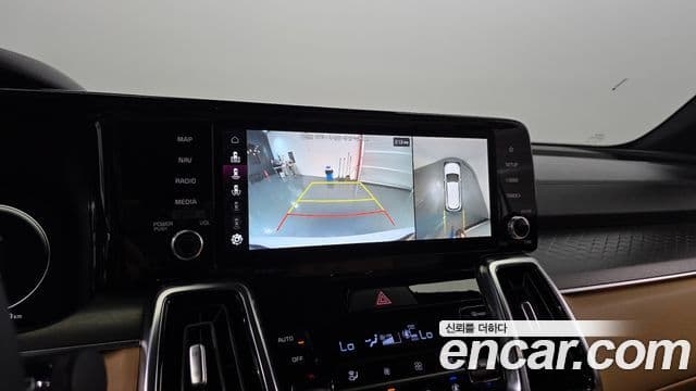 Kia Sorento 2022 — ფოტო 16/20