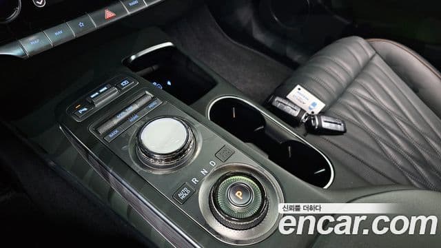 Genesis GV70 2023 — Şəkil 9/20