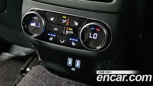 Genesis GV70 2023 — Şəkil 18/20
