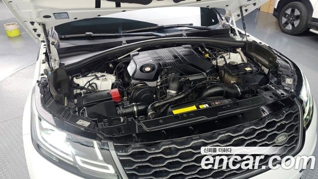 Land Rover Range Rover Velar 2018 — ფოტო 3/20