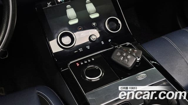 Land Rover Range Rover Velar 2018 — ფოტო 11/20