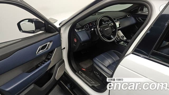 Land Rover Range Rover Velar 2018 — ფოტო 14/20